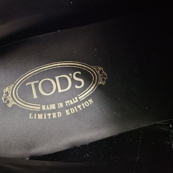 Tod\'s Almond-Toe Zipped Ankle Boots in Black Leather main image 8